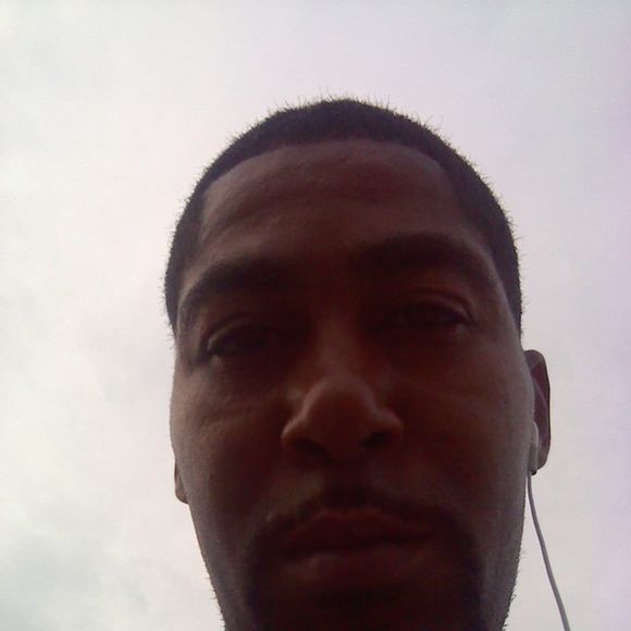 Profile Picture of Simon Jones (@mdaq) on Poshmark