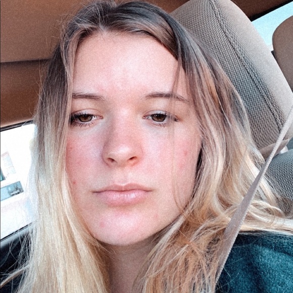 Profile Picture of Trashy Ashy (@trashy_ashy) on Poshmark