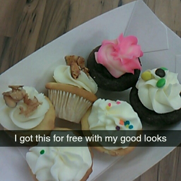 Profile Picture of Derek Hassim (@dhassim) on Poshmark