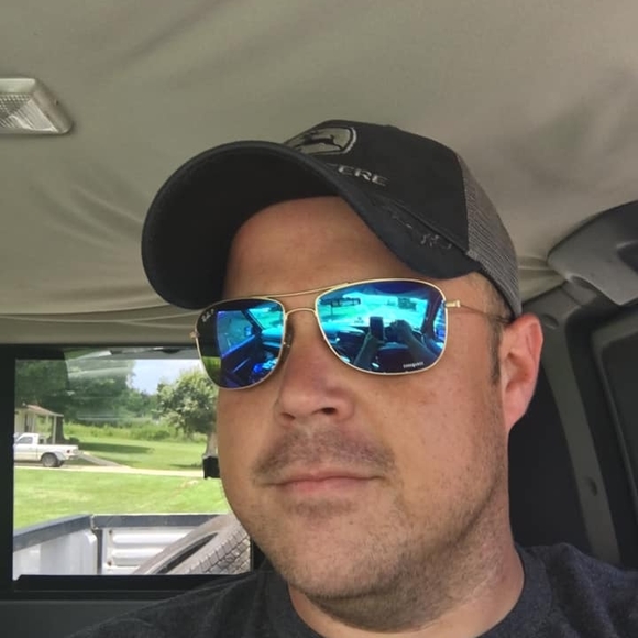 Andrew Oller - Poshmark Profile Picture of Andrew Oller (@andrewjoller) on Poshmark