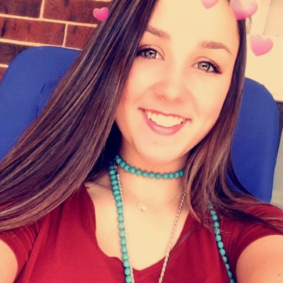 Profile Picture of Kaley Hoffman (@kaleyhoffman4) on Poshmark