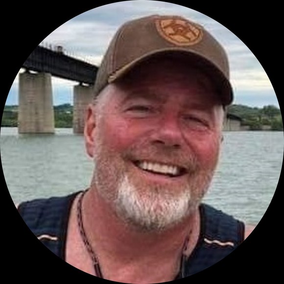 Profile Picture of David Shogren (@shogdog) on Poshmark