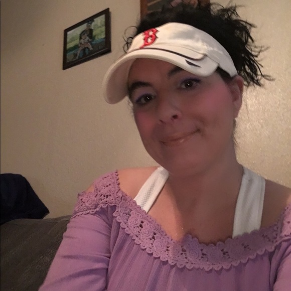 Profile Picture of Danie Mcgilvary (@angeltobiach) on Poshmark