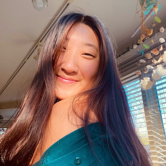 Profile Picture of Rita Chen (@ritaacchen) on Poshmark