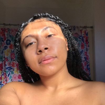 Profile Picture of Star Robertson (@MomJeanOfficial) on Twitter
