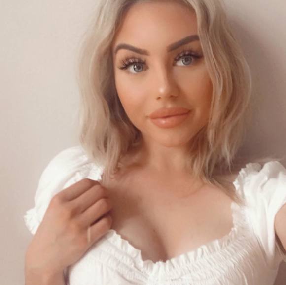 Profile Picture of Jordana Friesen (@jordanafriesen) on Poshmark