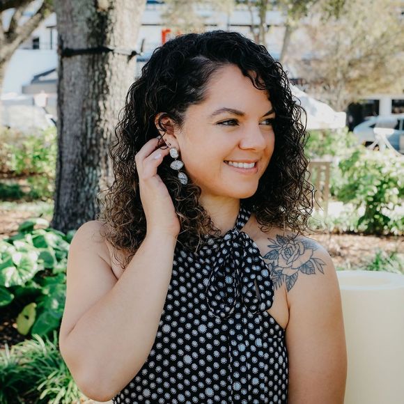 Profile Picture of Alexis Quintal (@alexisquintal) on Poshmark