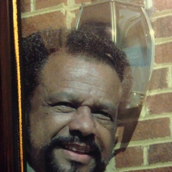 Profile Picture of Thomas Wright (@wrightaid) on Poshmark