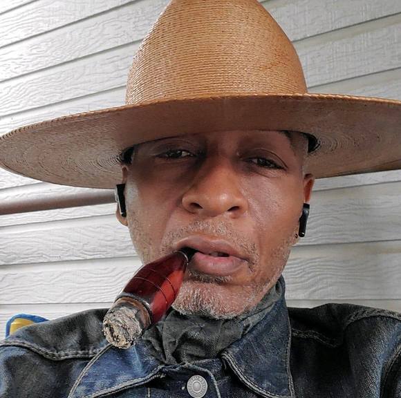 Profile Picture of Ronsone Mims (@ronsonemims) on Poshmark