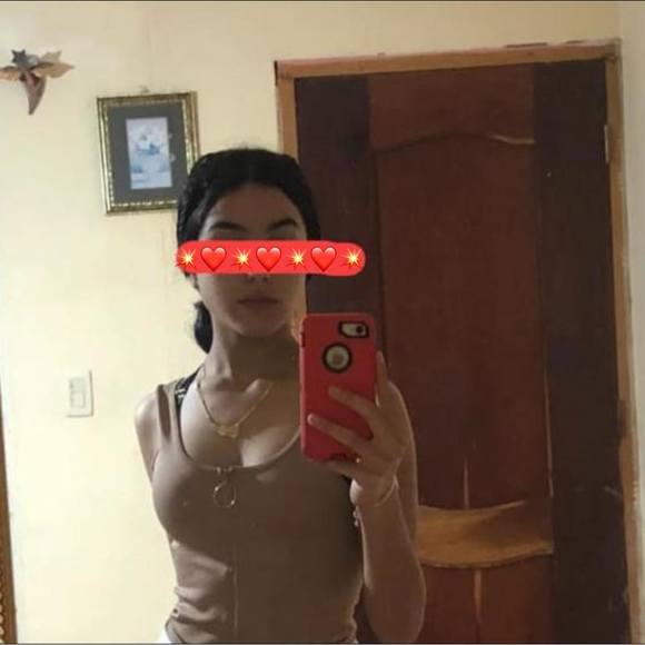 Profile Picture of Amanda Morejon (@maytegarriga) on Poshmark