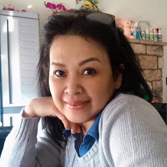 Profile Picture of Meena Meena (@bigploy13) on Poshmark