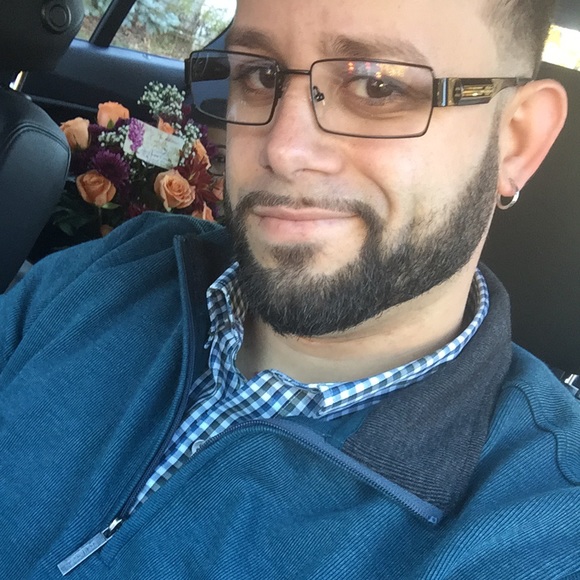 Profile Picture of Kelvin Rivera (@kelvin1021) on Poshmark