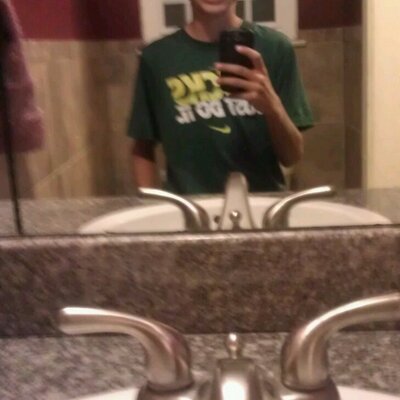 Profile Picture of Izzy Serna (@izzytarr012401) on Twitter