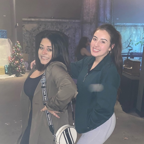 Profile Picture of Yasmin Ramirez (@alex5643) on Poshmark