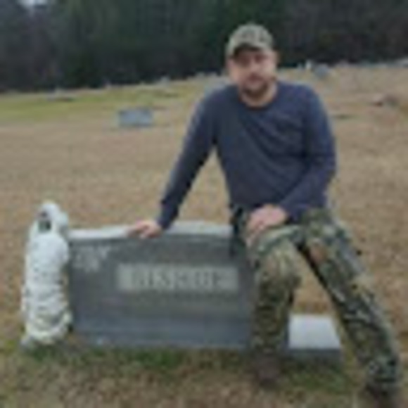 Profile Picture of Corey Bishop (@cbishop213) on Poshmark