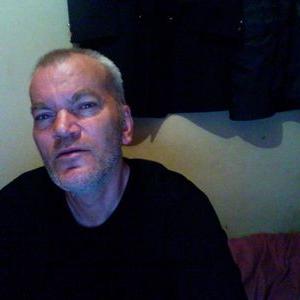 Profile Picture of Mike Akerman (@rogue_yogi) on Twitter