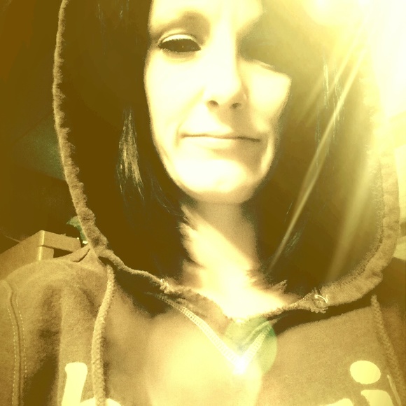 Profile Picture of Cassandra Spencer (@clsbdt2204) on Poshmark
