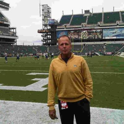 Profile Picture of Thomas Hecker (@packerstatistic) on Twitter