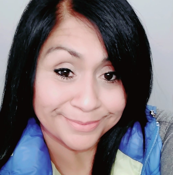 Profile Picture of Lora Martinez (@loramartinezje) on Poshmark