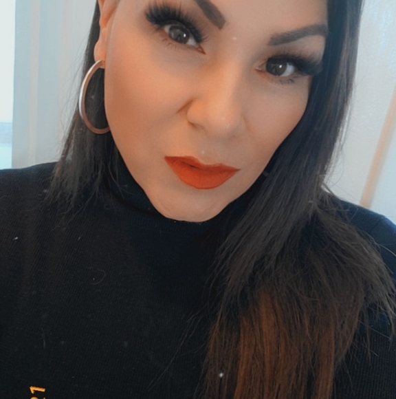 Profile Picture of Chaly Torres tarango (@chaly04) on Poshmark