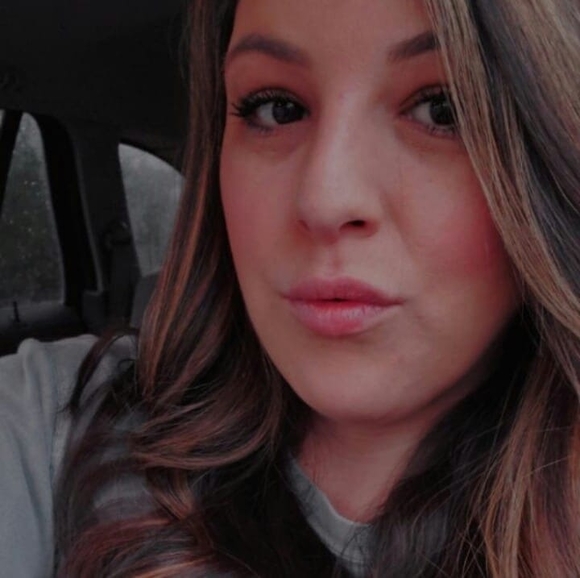 Profile Picture of Diamond Medders (@diamondmedd) on Poshmark