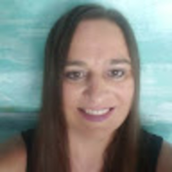 Profile Picture of Claudia Baumgarten (@claudiabaum33) on Poshmark