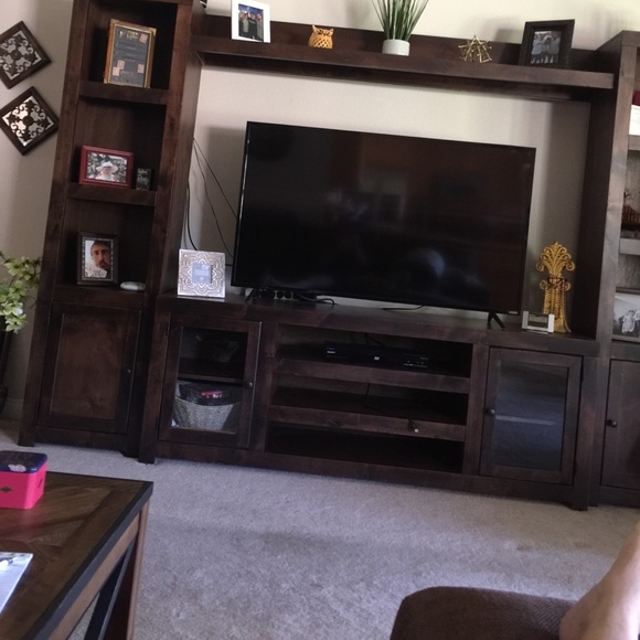 Profile Picture of Keri Moore (@kdm110365) on Poshmark