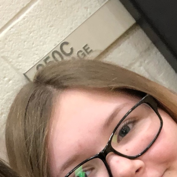 Profile Picture of Madison Scheitler (@maddylee04) on Poshmark