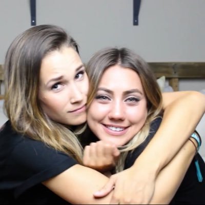 Profile Picture of Shannon & Cammie (@_shacam_) on Twitter
