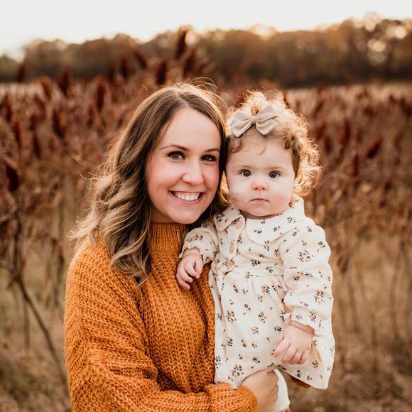 Profile Picture of Emily Madelung (@emadelung) on Poshmark