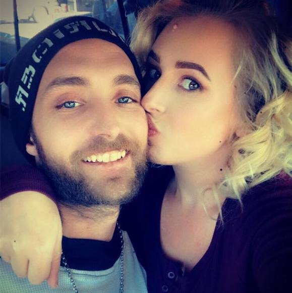 Profile Picture of Kandra Cearlock (@kandikakes1101) on Poshmark