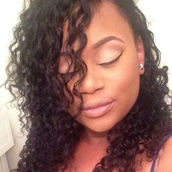 Profile Picture of Myra Shorts (@myraxo__) on Poshmark