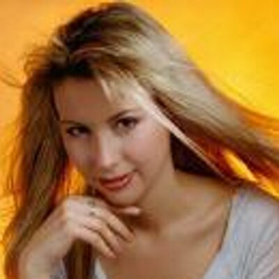 Profile Picture of Kellye Roberts (@Kellee1615) on Twitter