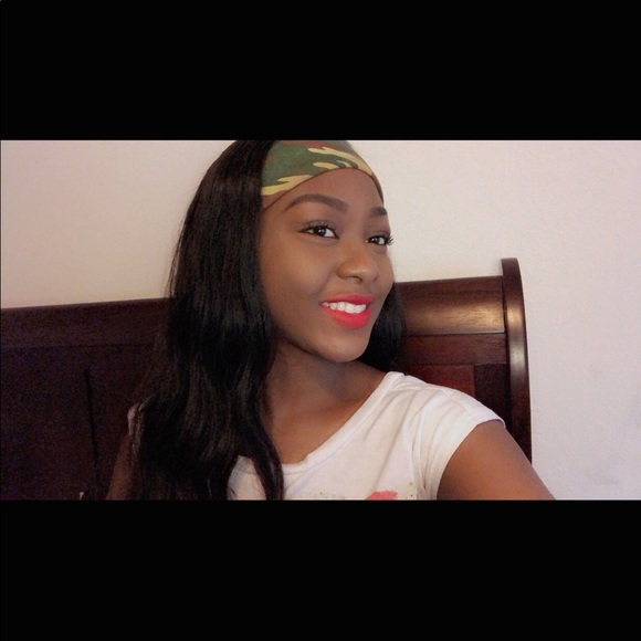 Profile Picture of Joel Grant (@momogrant17) on Poshmark
