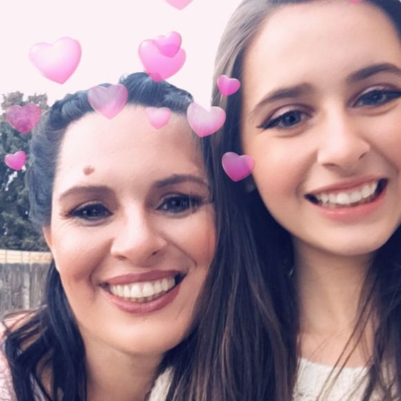 Profile Picture of Amber Adamson (@amberirene80) on Poshmark