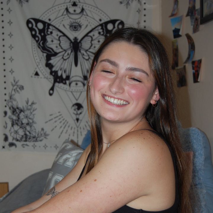 Profile Picture of gab (@gabbygrinberg) on Tiktok