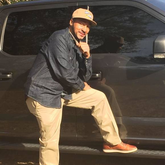 Profile Picture of Richard Hall (@papasmurf20) on Poshmark