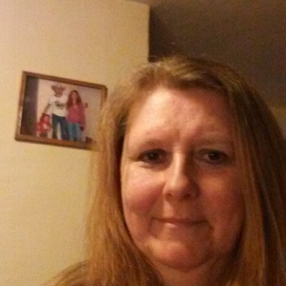 Profile Picture of Debbie Holden grindstaff (@dgrindstaff77) on Poshmark