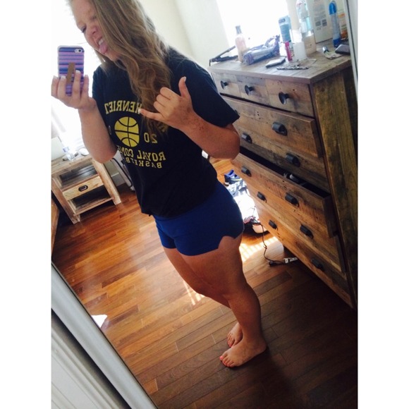 Profile Picture of Abigail Modeen (@abbeybaby07) on Poshmark