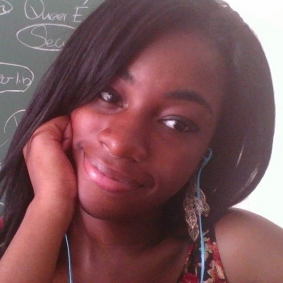 Profile Picture of Danielle Cadet (@danicadet) on Poshmark
