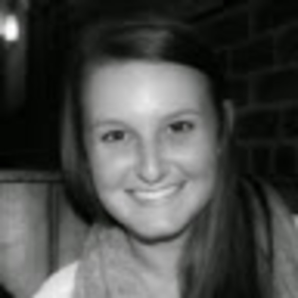 Profile Picture of Brianna Nestor (@bmnelson93) on Poshmark