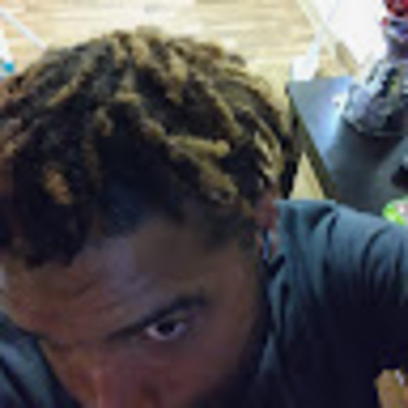 Profile Picture of James Nabors (@jamesnabors212) on Poshmark