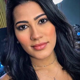 Profile Picture of Danielle Machado (@daniellecom2L) on Pinterest