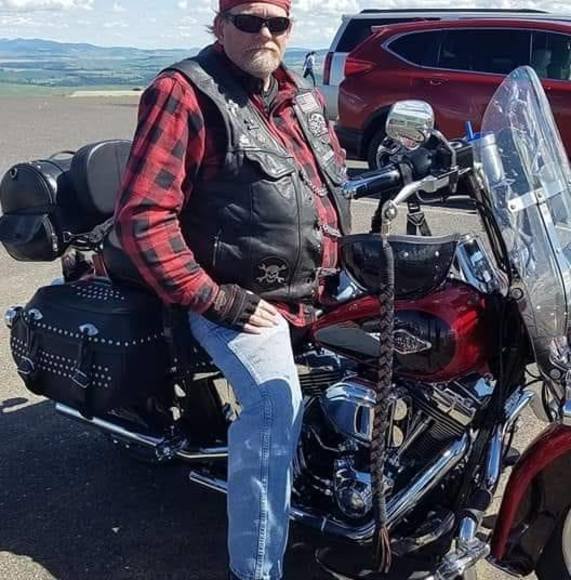 Profile Picture of Brad Heflin (@bradheflin) on Poshmark