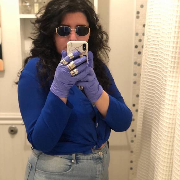 Profile Picture of Ilana Savdie (@ilisav) on Poshmark