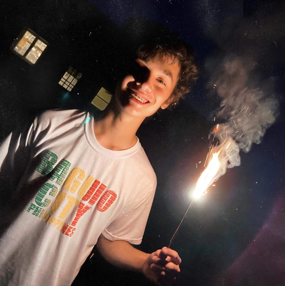 Profile Picture of Michael Mirasol (@michaelmirasol) on Poshmark