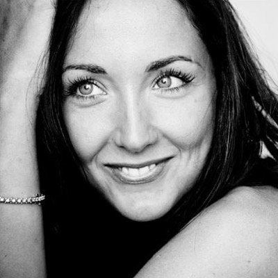 Profile Picture of Laura Dee (@LauraDeeShelley) on Twitter