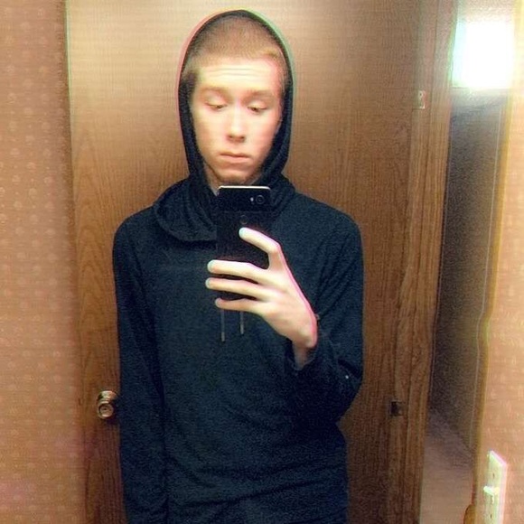 Profile Picture of Ray Sherman (@ray_sherman) on Poshmark