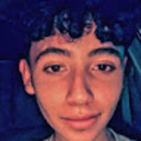 Profile Picture of Curlsonalex Monares (@cali_monares) on Poshmark