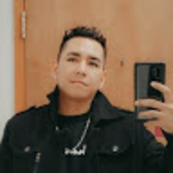 Profile Picture of Chad Fineblanket (@chadddfine) on Poshmark